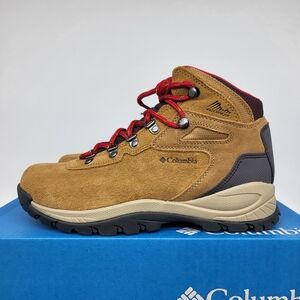 Columbia Tan and Red Winter Boots